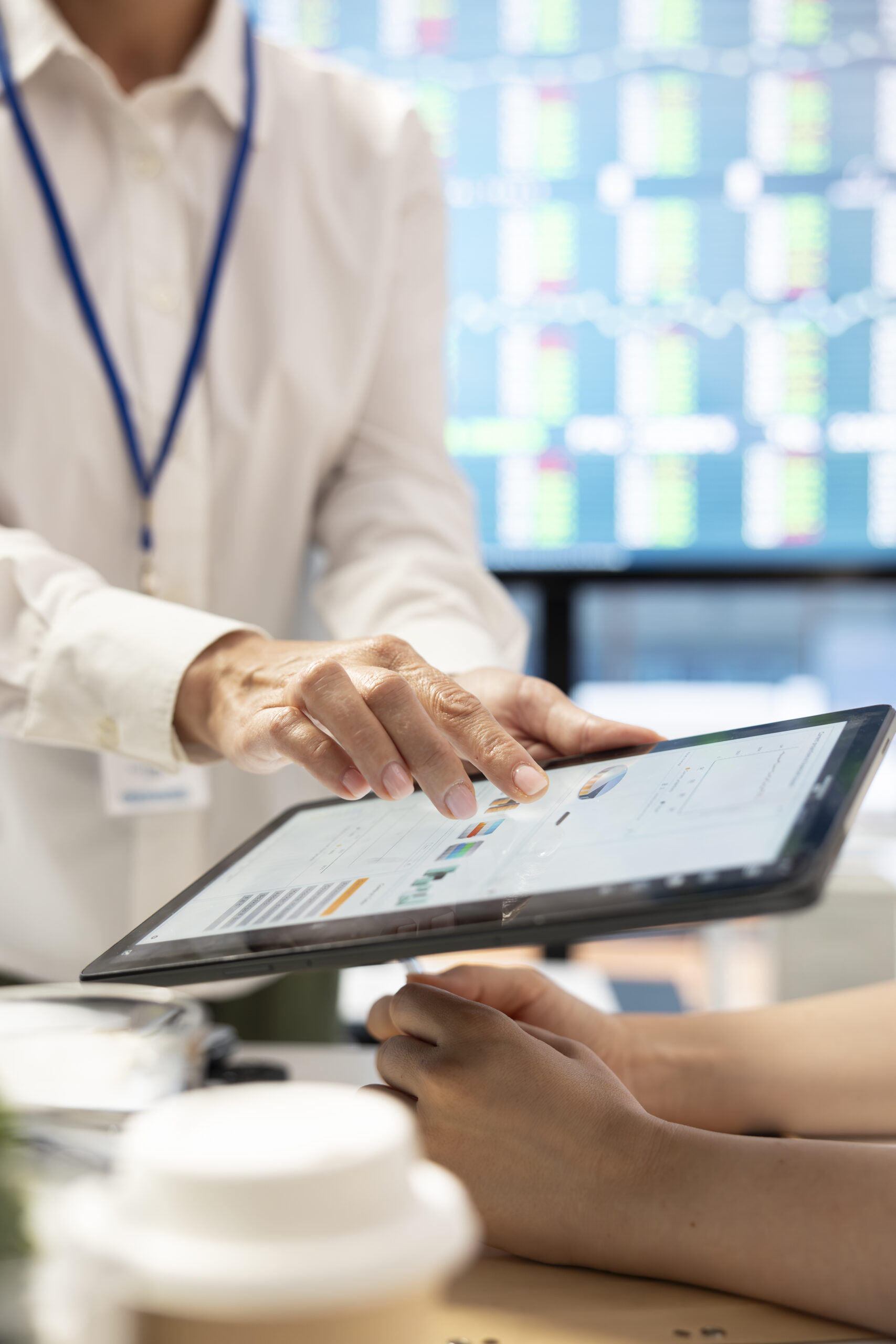 Visualization of healthcare case management processes enhanced by newly built business logic and smart workflows